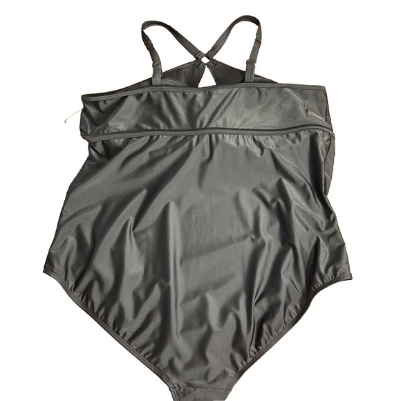 Torrid‎ Wire Free One Piece Swimsuit Size 4X (26) Rhinestone Black Halter NWT - Picture 2 of 9